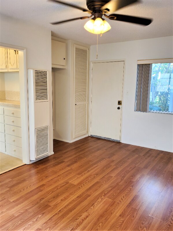 Building Photo - 1150 Manhattan Beach Blvd