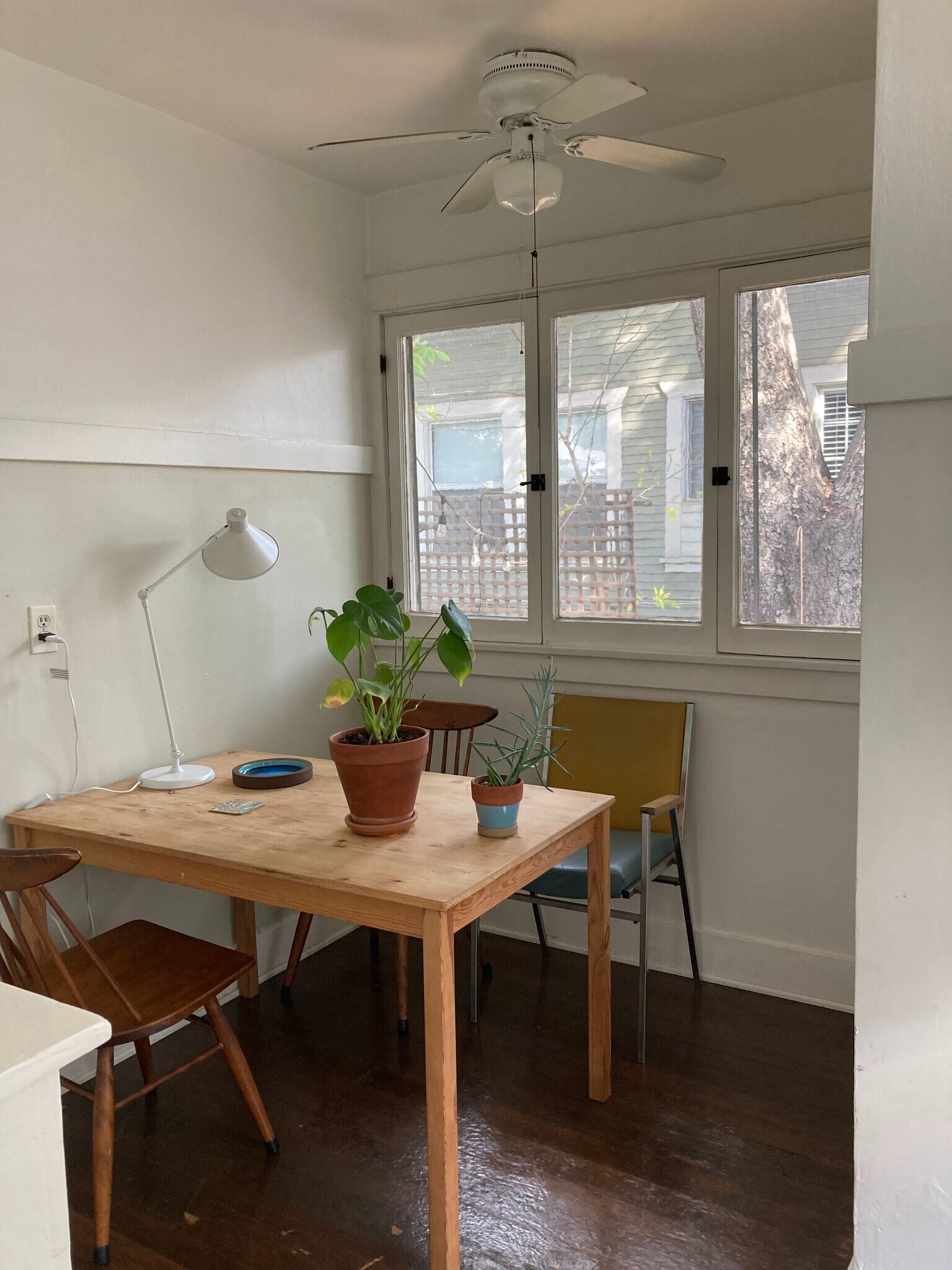 living rm - 422 El Centro St