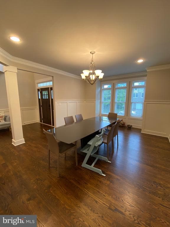 Building Photo - 2233 N Underwood St