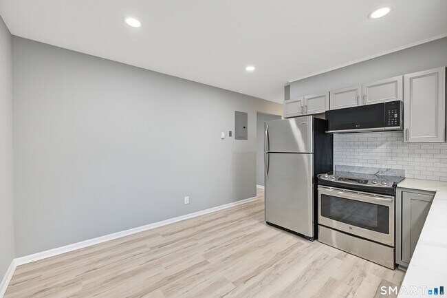 Building Photo - 151 Seaside Ave