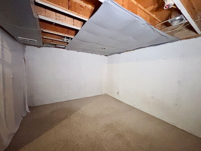 Building Photo - 8020 Holland Ct