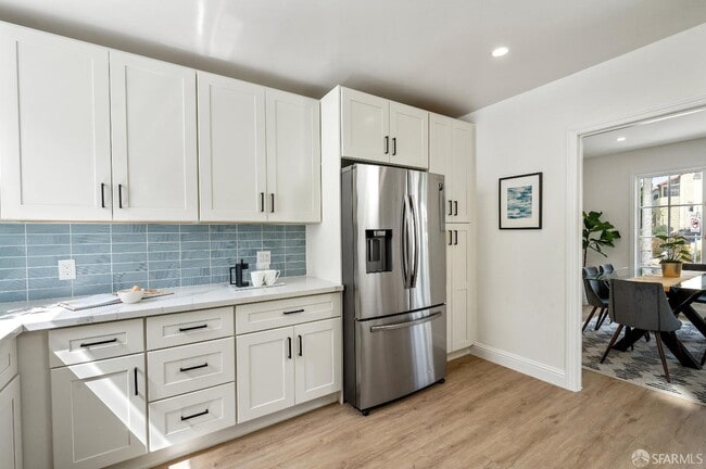 Building Photo - 475 Justin Dr