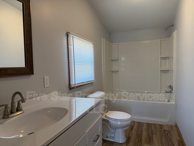 Building Photo - 101 S Kennedy Ave