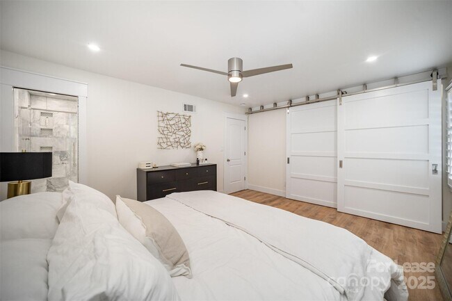 Building Photo - 4611 Hedgemore Dr