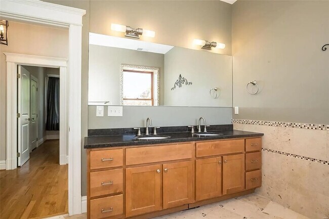 Building Photo - 6114 Washington Blvd