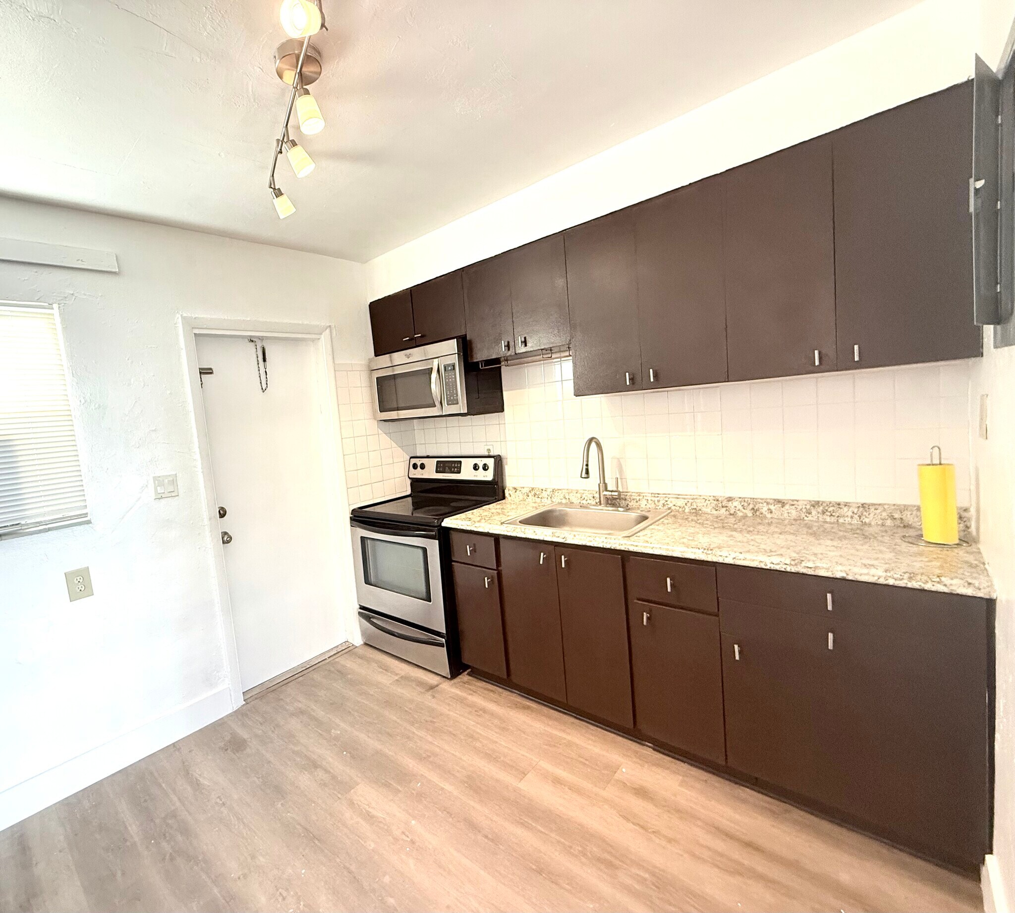 Building Photo - 209 NW 10th St