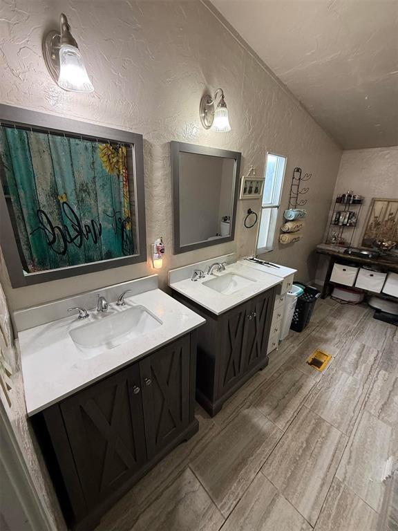 Building Photo - 20613 E County Rd 156