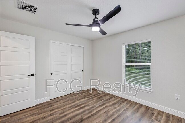 Building Photo - 6551 Hemlock Rd