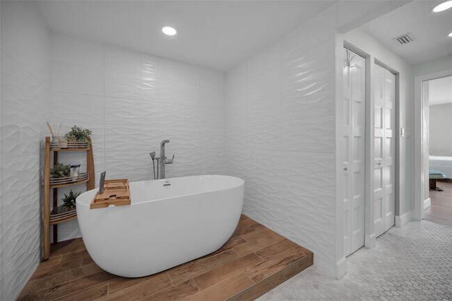 Building Photo - 1520 Gulf Blvd