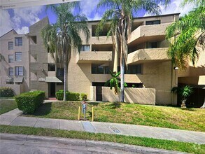 Building Photo - 10500 SW 108th Ave