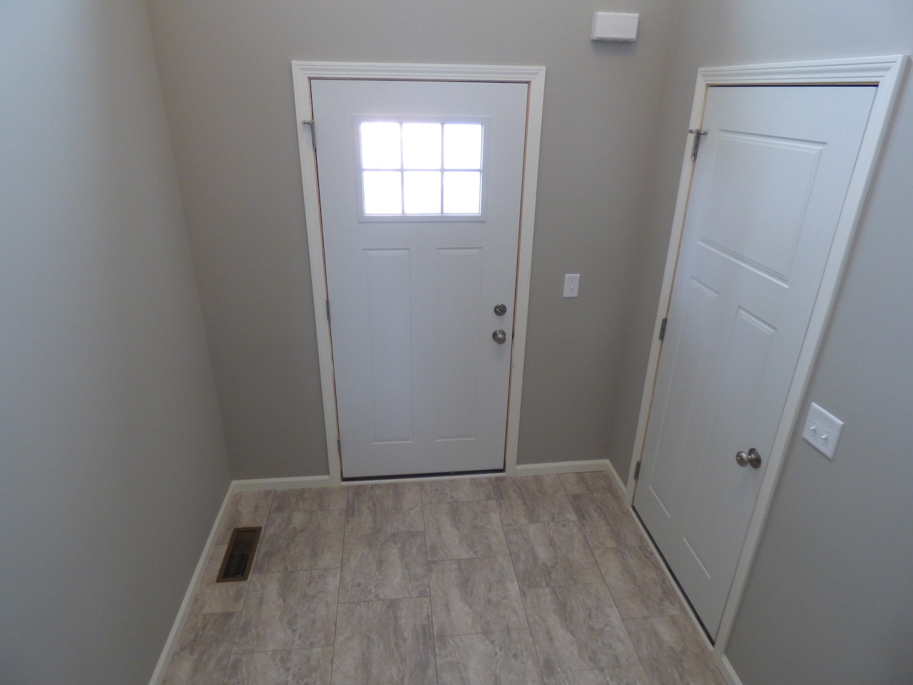 Building Photo - 1025 Pheasant Run