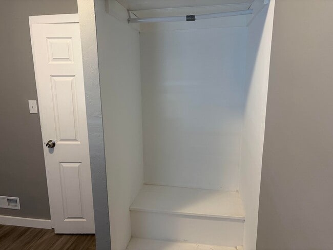 Building Photo - Newly Renovated 2 Story Townhouse in Garde...