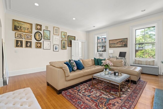 Building Photo - 133 Marlborough St