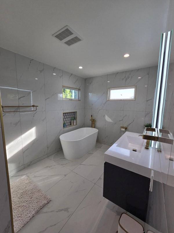 Building Photo - 10644 Vanalden Ave