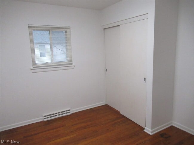 Building Photo - 1811 E 298th St