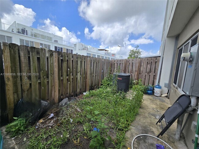 Building Photo - 25901 SW 139th Ct