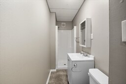 Bathroom - 61 Johnson St