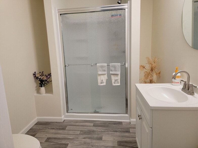 Building Photo - 170 Burnlea Rd