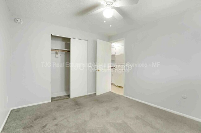 Building Photo - 1138 Corona St