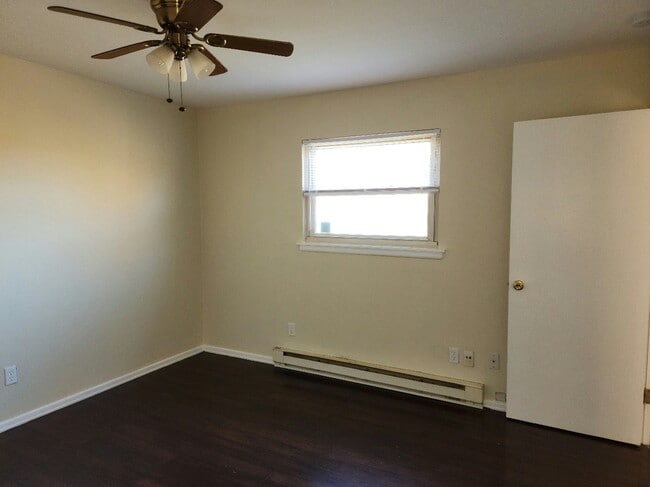 Building Photo - 2526 Gravois Rd