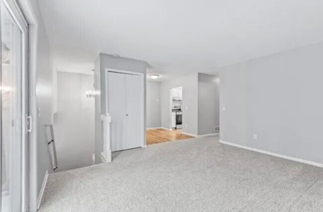 Building Photo - 602 78th Ave NE