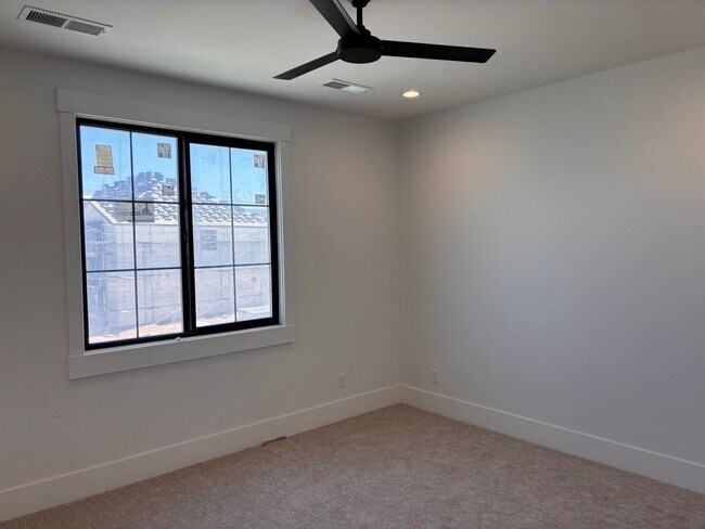 Building Photo - BRAND NEW 5 bed | 3 bath | 3 car garage cu...