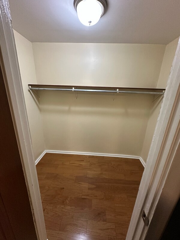 Building Photo - 2411 Vine St