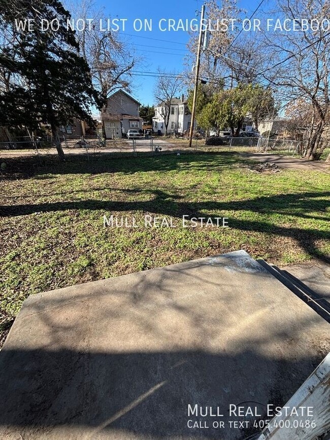 Building Photo - 412 S Evans Ave