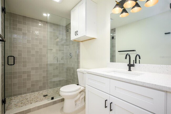 Building Photo - 1135 Drew St