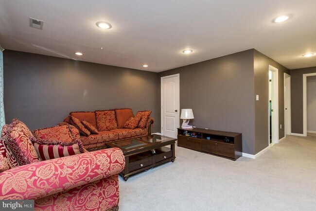 Building Photo - 2685 Cameron Way