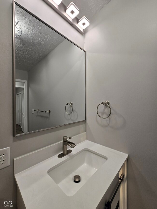 Building Photo - 2115 Dawnshire Dr