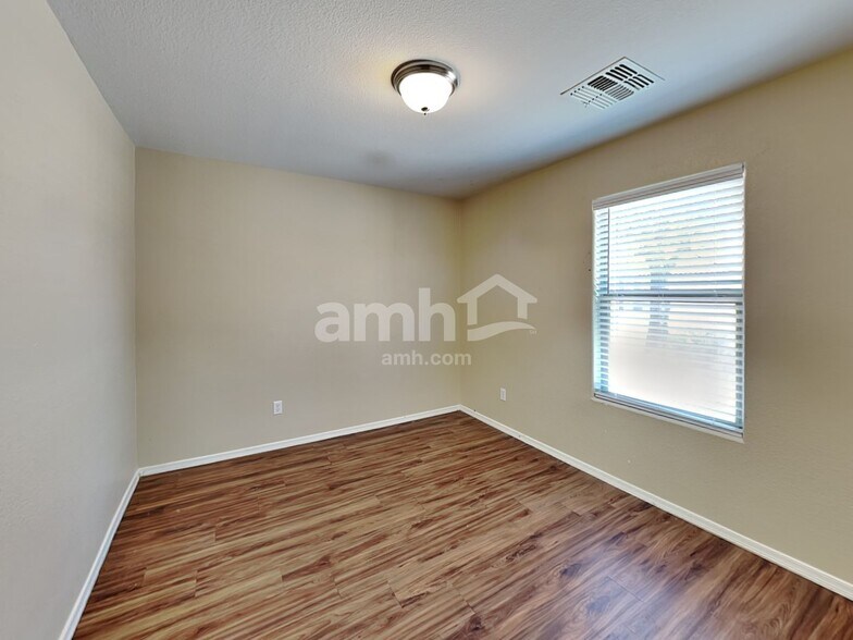 Building Photo - 25788 W Nancy Ln