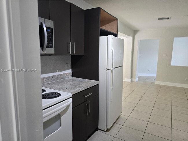 Building Photo - 2348 NW 15th St