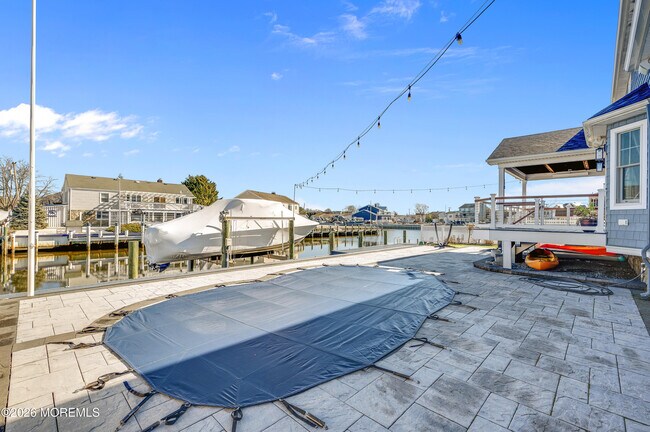 Building Photo - 18 Culebra Ave