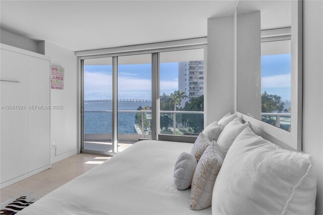 Building Photo - 1331 Brickell Bay Dr