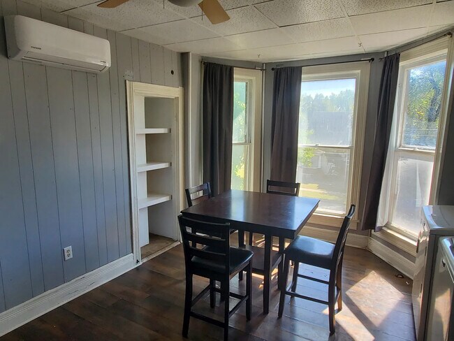 Building Photo - 1605 N Missouri Ave