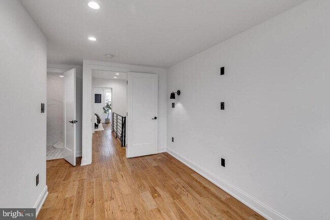 Building Photo - 2571 Trenton Ave