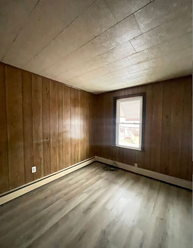 Building Photo - 3 Bed/ 1 Bath Home for Rent-237 N. Sherman St., York, PA