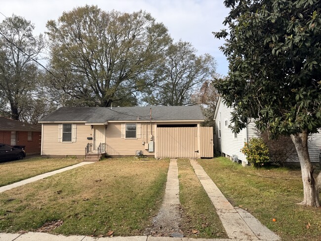 Building Photo - 54 Oakland St