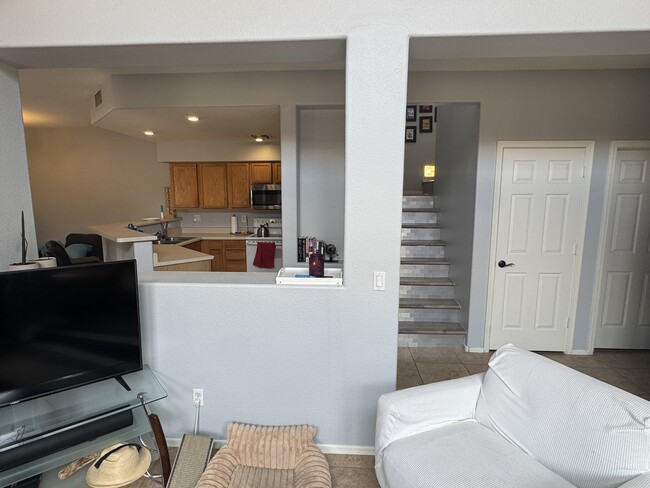 Building Photo - 931 S Racine Ln