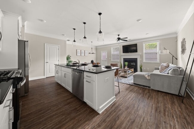 Building Photo - 3604 Silvery Wy