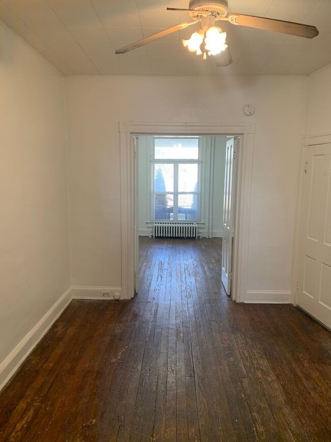 Building Photo - For Rent: Charming Retreat on Falls Rd