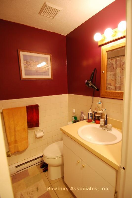 Building Photo - 94-96 Tyler St. Unit PH