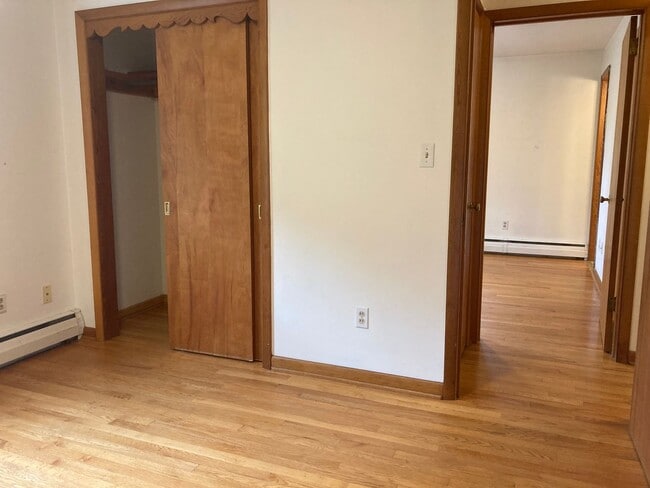 Building Photo - Lease Details for 2025 Start Date ONLY - No Students Permitted