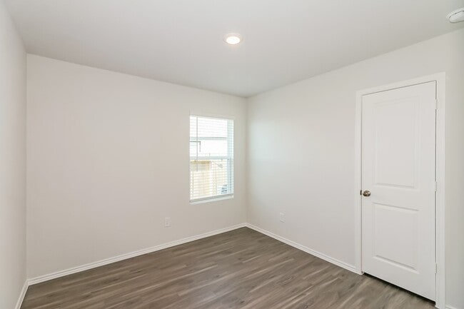 Building Photo - 3029 Wood Lily Dr