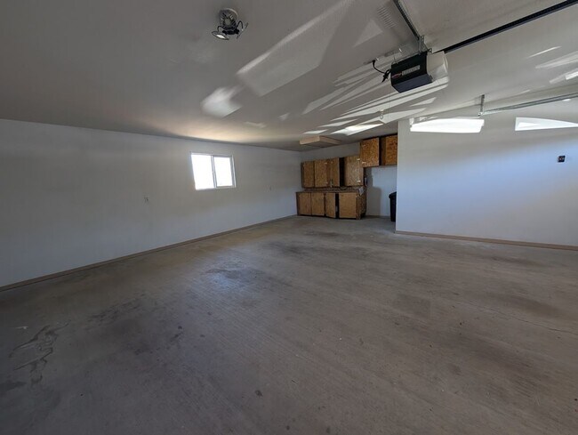Building Photo - Gorgeous 3 Bedroom 2 Bath Condo - Deck with a View!