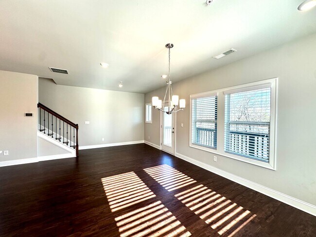 Building Photo - 4 bedroom, 3.5 bath townhouse in a swim community located in Woodstock, GA. Within walking distan...