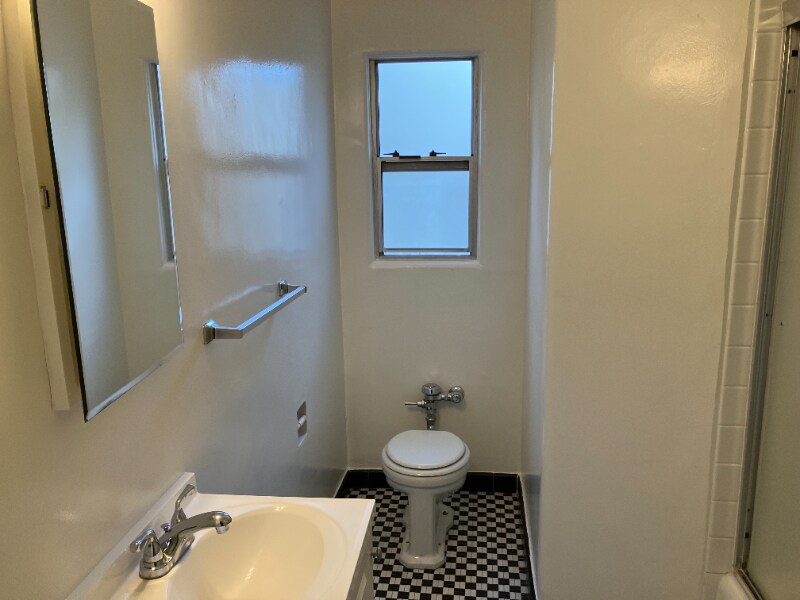 Building Photo - 2625 Ivy Dr