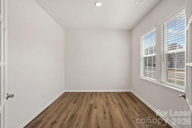 Building Photo - 1423 Caracara Ct