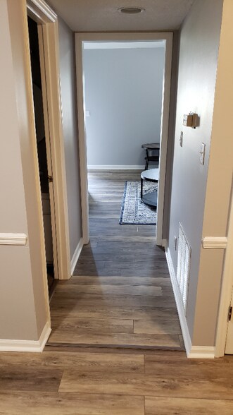 Building Photo - 556 Brookside Ct